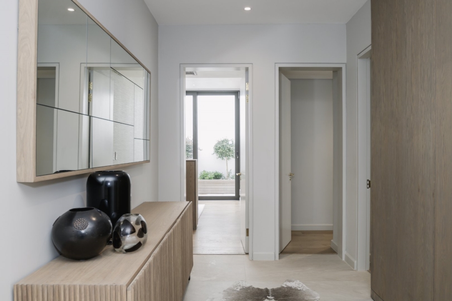 4 Bedroom Property for Sale in Fresnaye Western Cape